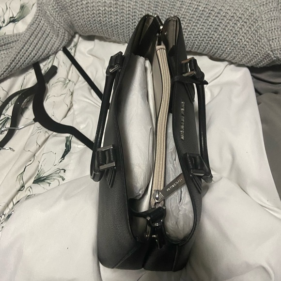 AUTHENTIC Michael Kors Black Bag - Picture 4 of 6